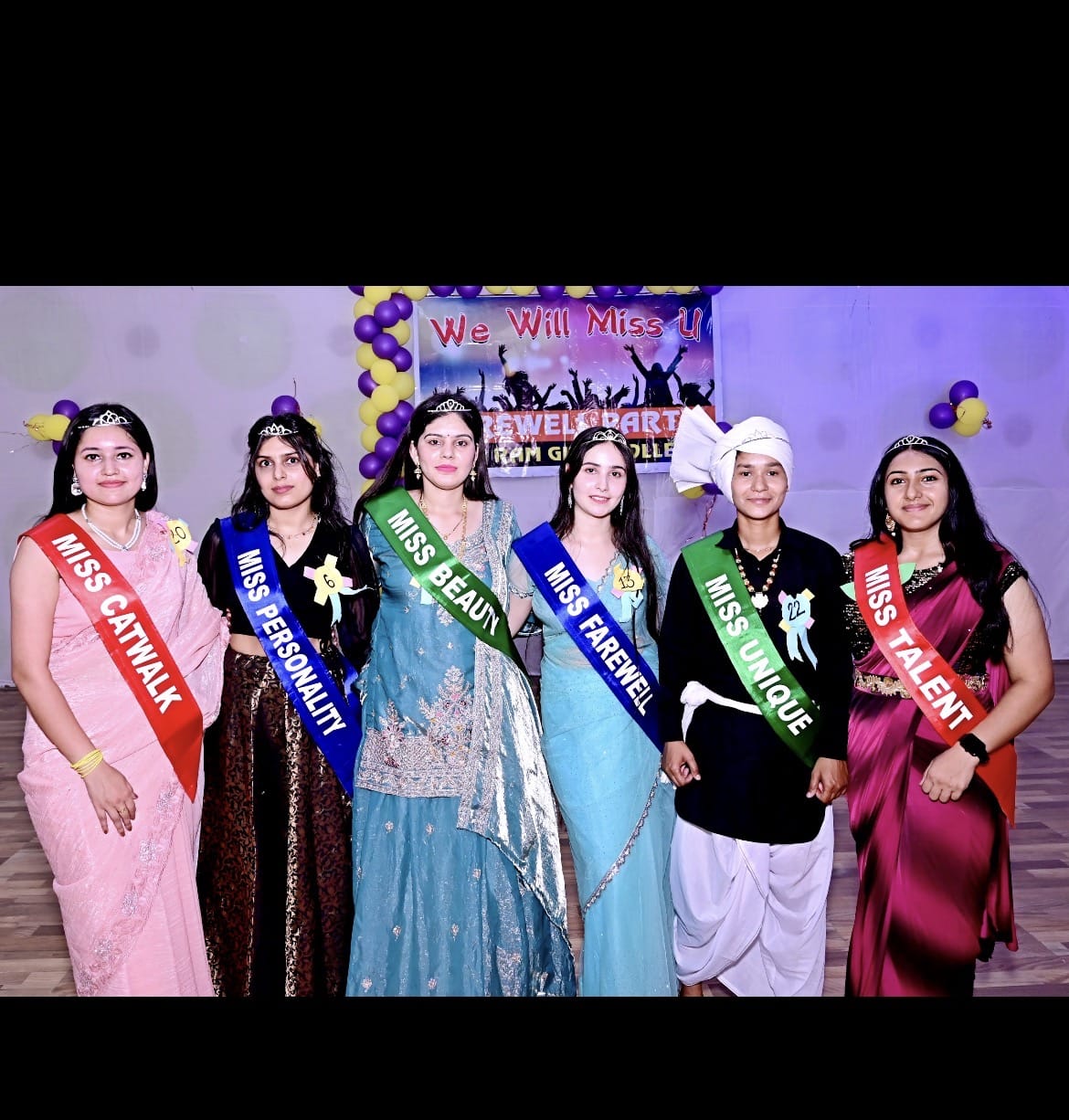 सोनीपत के टीकाराम कन्या महाविद्यालय में आयोजित कार्यक्रम के दौरान नृत्य की प्रस्तुति देती छात्र