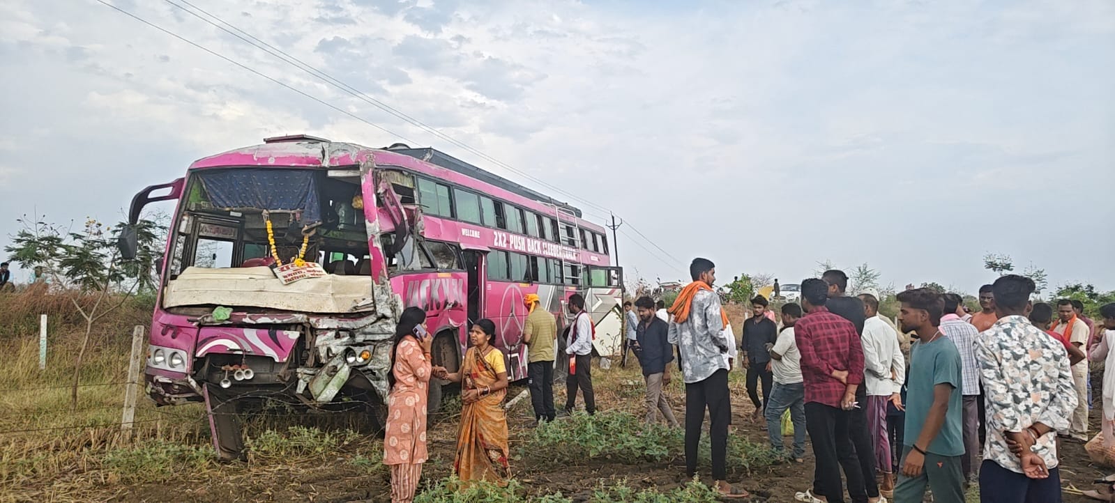 बस में 40 यात्री सवार थे