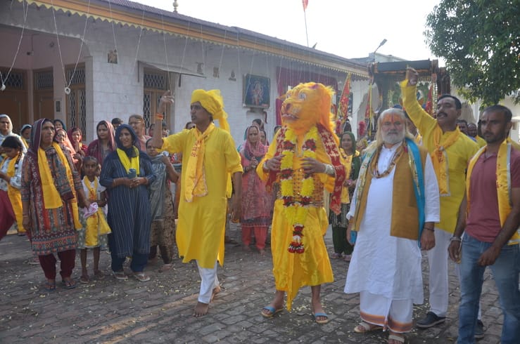 गोविंदसर गांव में निकाली गई शोभायात्रा