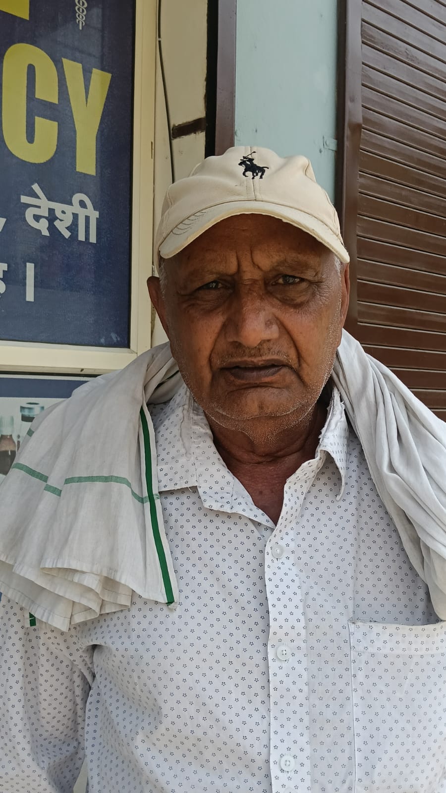 वार्ड नंबर 18 में गली नंबर नौ की टूटी सड़कें। संवाद