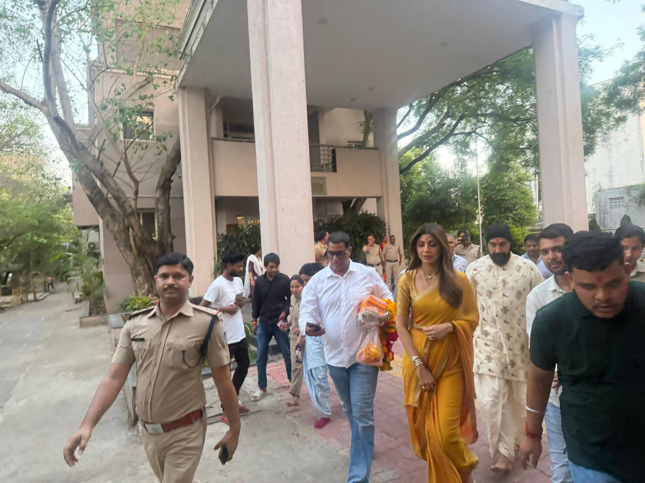 बॉलीवुड स्टार शिल्पा शेट्टी पहुंची दतिया