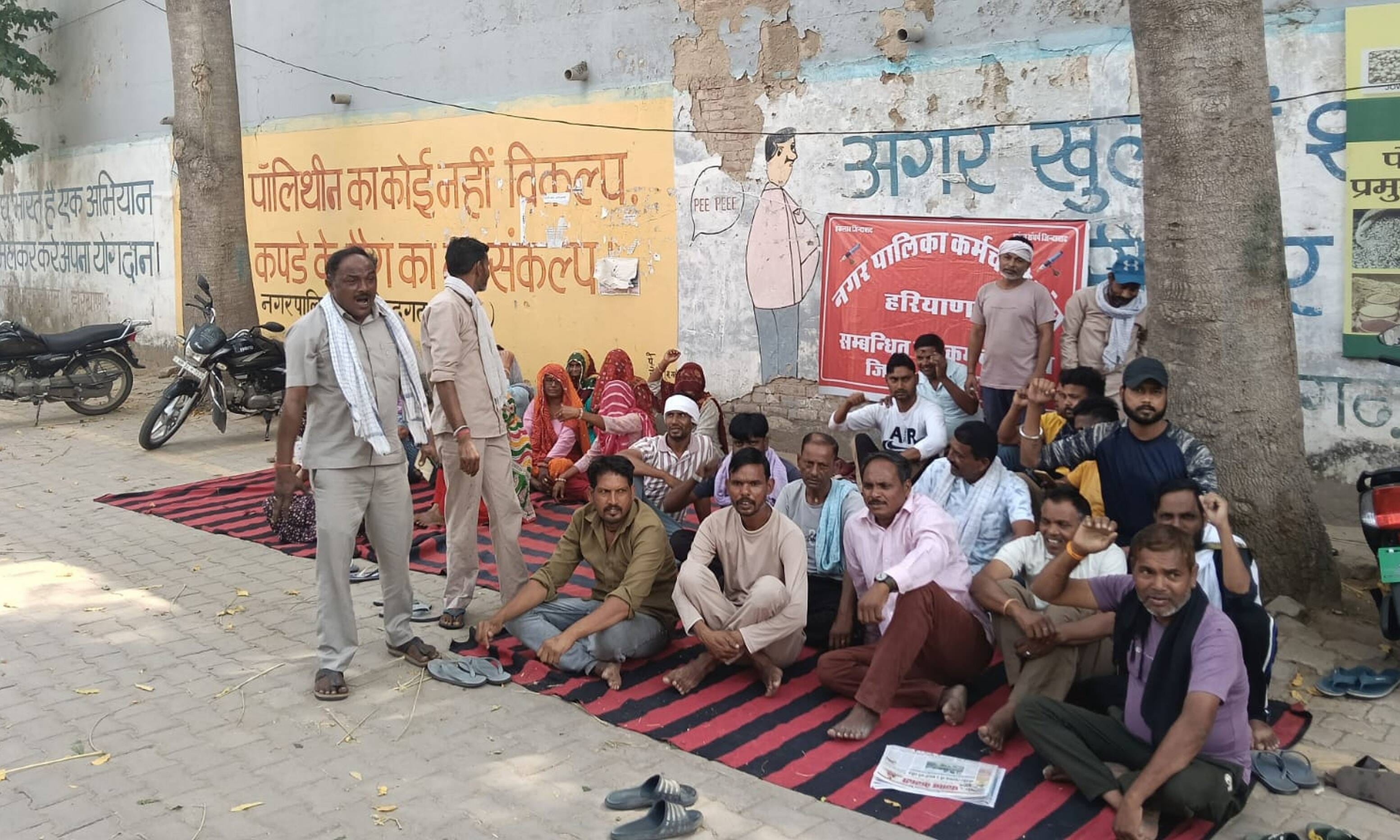 फोटो संख्या:76- मोहल्ला सैनीपुरा में लगा गंदगी का ढ़ेर--संवाद फोटो संख्या:76- मोहल्ला सैनीपुरा में लगा गंदगी का ढ़ेर--संवाद