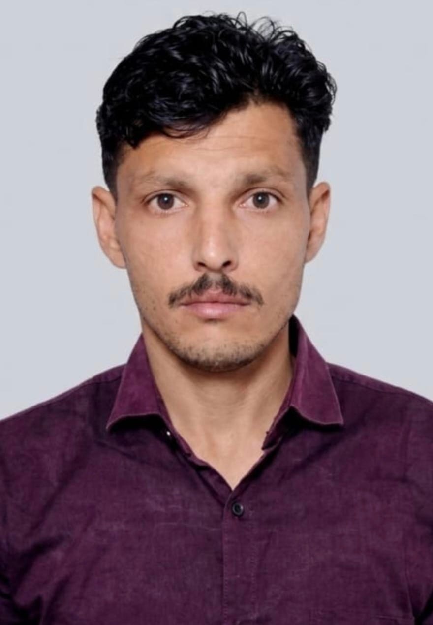 फोटो :: सोनीपत में युवक के फंदे लगाने के बाद नागरिक अस्पताल में पोस्टमार्टम कराने पहुंचे परिजन फोटो :: सोनीपत में युवक के फंदे लगाने के बाद नागरिक अस्पताल में पोस्टमार्टम कराने पहुंचे परिजन
