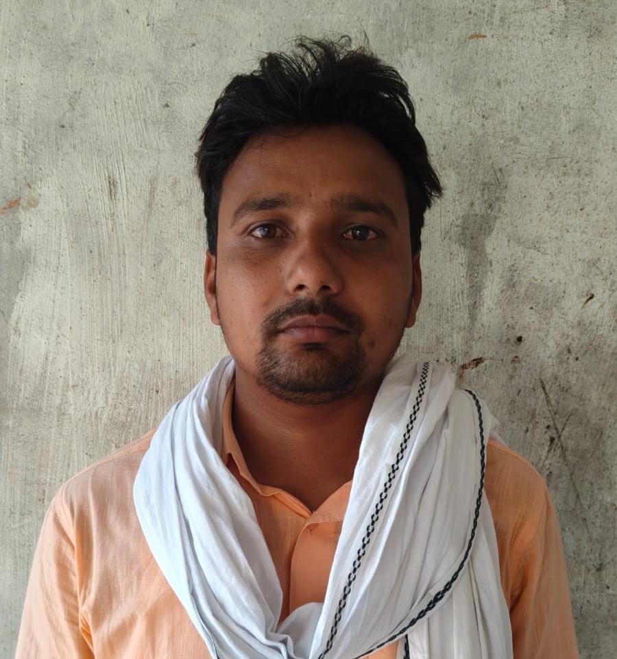 करनाईपुर क्षेत्र के अतनपुर महपूरा संपर्क मार्ग पर गिट्टी बोल्डर से उड़ती धूल