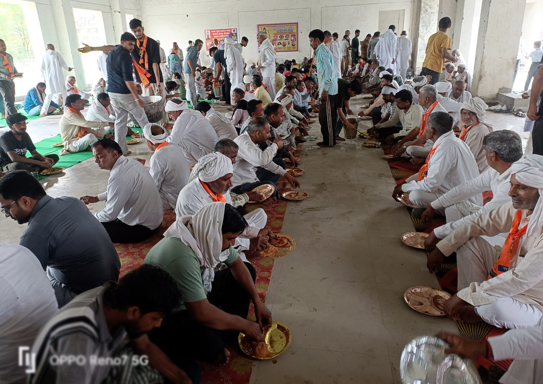 कार्यक्रम में मौजूद उपमंडल के सभी गांवों से आए लोग कार्यक्रम में मौजूद उपमंडल के सभी गांवों से आए लोग
