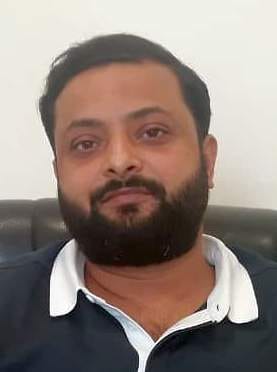 सदर बाजार स्थित एक होटल पर व्यावसायिक सिलिंडर का उपयोग करता कर्मचारी। संवाद सदर बाजार स्थित एक होटल पर व्यावसायिक सिलिंडर का उपयोग करता कर्मचारी। संवाद