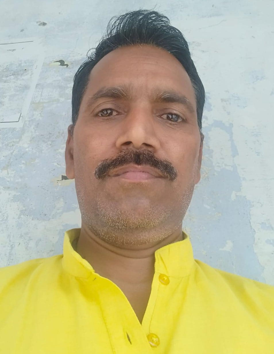 सुवंसा से खाखापुर जाने वाली बदहाल सड़क। संवाद