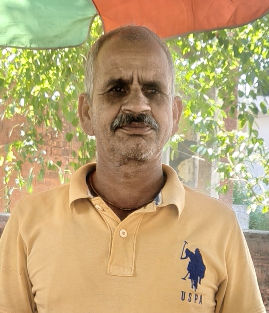 यमुनानगर में व्यावसायिक सिलेंडर का इस्तेमाल करता दुकानदार। संवाद यमुनानगर में व्यावसायिक सिलेंडर का इस्तेमाल करता दुकानदार। संवाद