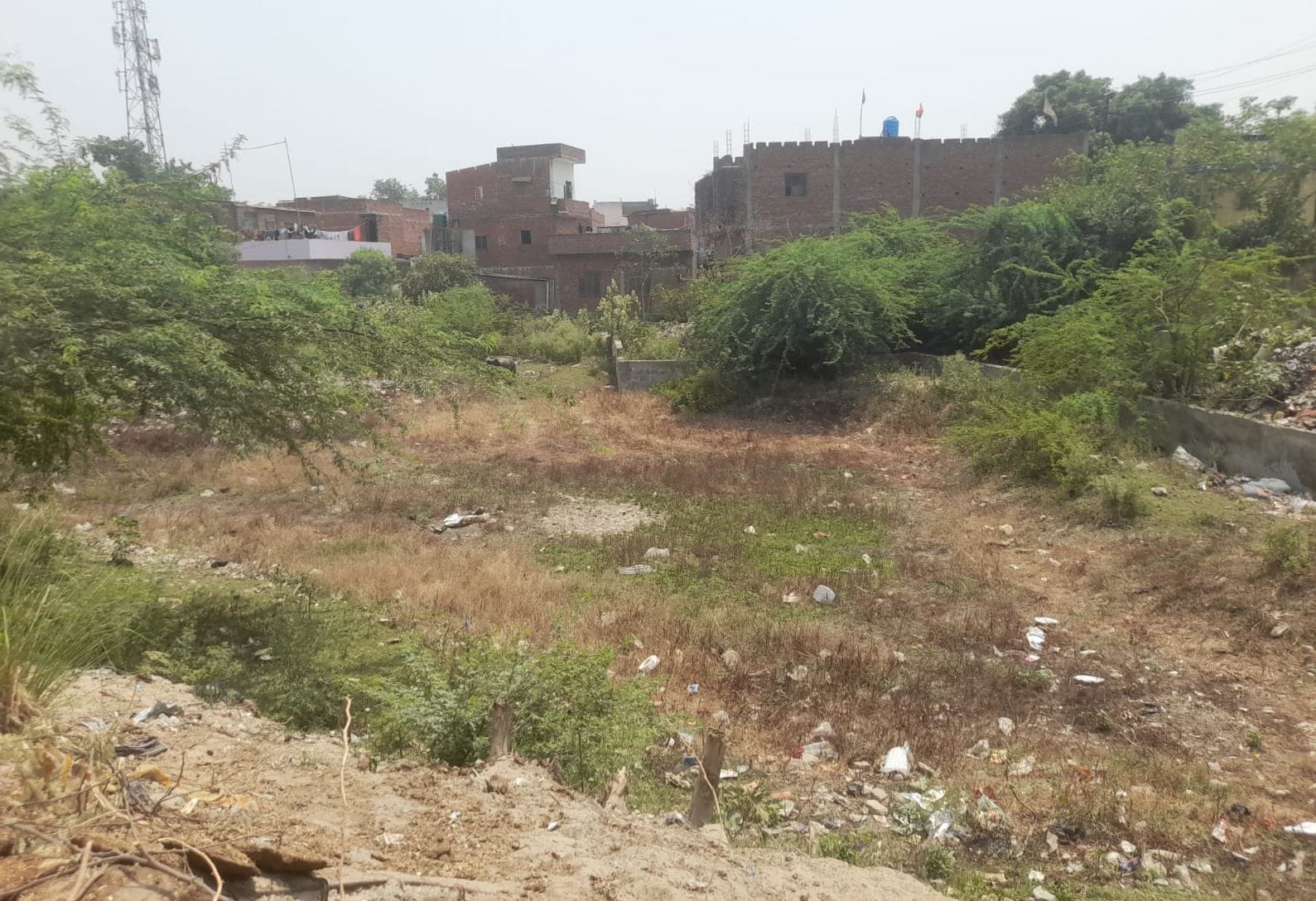 चिनौर स्थित निर्माणाधीन तालाब। संवाद चिनौर स्थित निर्माणाधीन तालाब। संवाद
