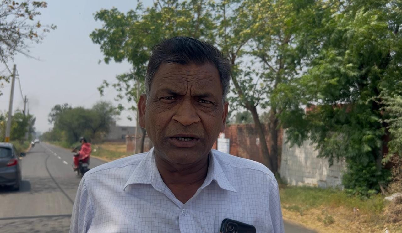 01-रोहतक की किलोई अनाज मंडी में बिना टीन-शेड और चाहरदीवारी के खुले में पड़ा गेहूं। संवाद 01-रोहतक की किलोई अनाज मंडी में बिना टीन-शेड और चाहरदीवारी के खुले में पड़ा गेहूं। संवाद
