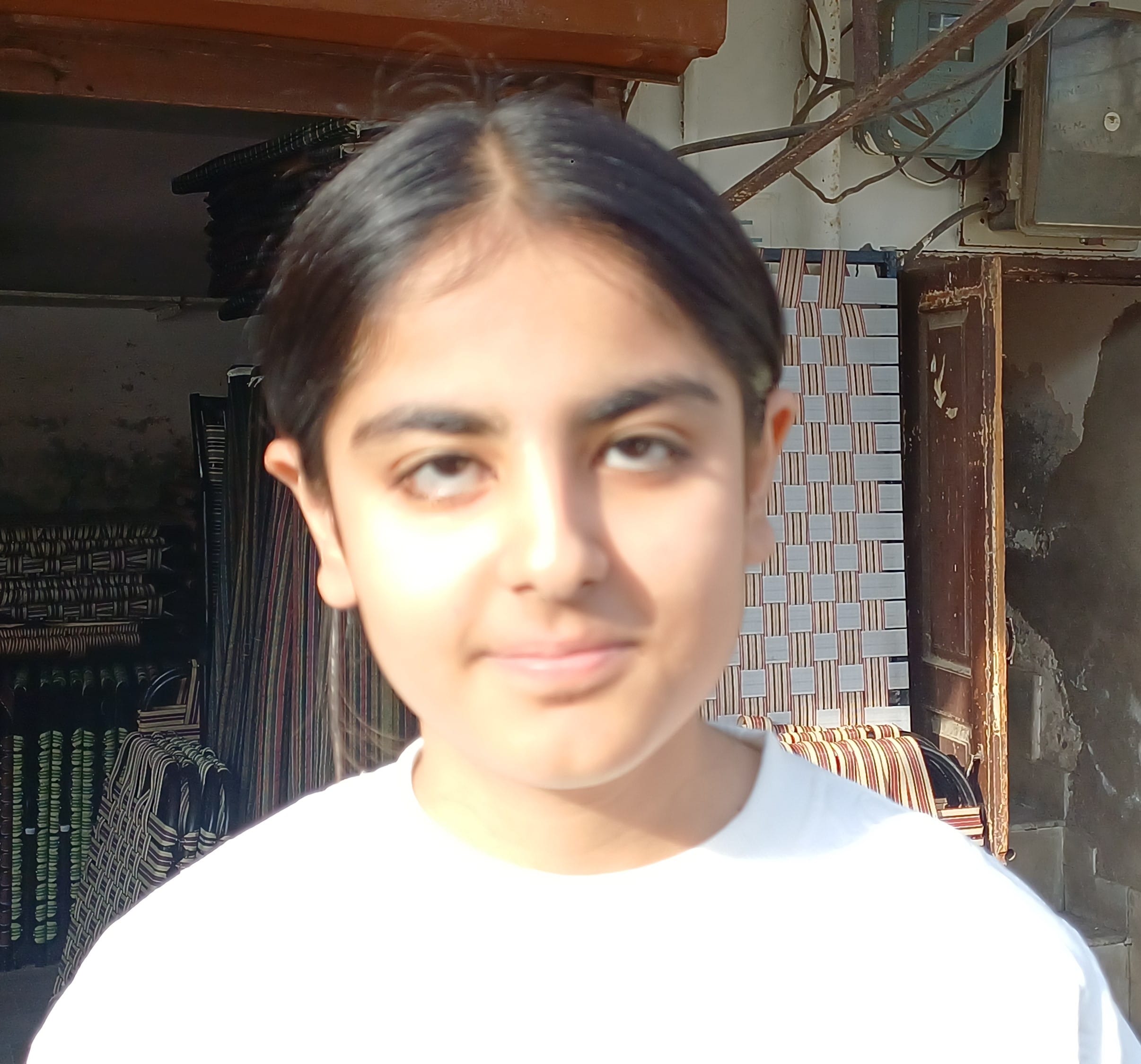 अंबाला छावनी में नीट-यूजी की परीक्षा के लिए परीक्षा केंद्र के बाहर खडे़ परीक्षार्थी। संवाद