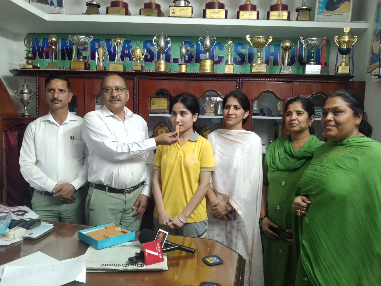 बोर्ड की मेरिट सूची में कला संकाय में दसवां स्थान हासिल करने वाली राजकीय वरिष्ठ माध्यमिक पाठशाल