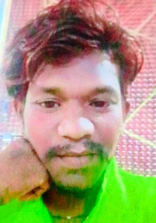 फोटो 04 एमएएचपी 15 परिचय-जिला अस्पताल में भर्ती दुर्घटना में घायल बाबू बाल्मीकि। संवाद फोटो 04 एमएएचपी 15 परिचय-जिला अस्पताल में भर्ती दुर्घटना में घायल बाबू बाल्मीकि। संवाद