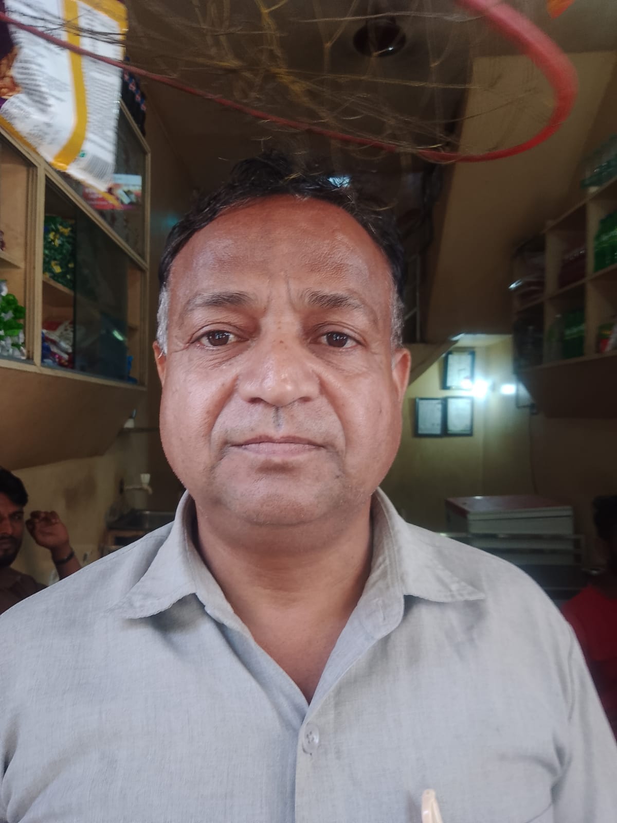 फोटो संख्या:61-गांव सिगड़ा के मुख्य मार्ग पर पड़ा पेड--संवाद फोटो संख्या:61-गांव सिगड़ा के मुख्य मार्ग पर पड़ा पेड--संवाद