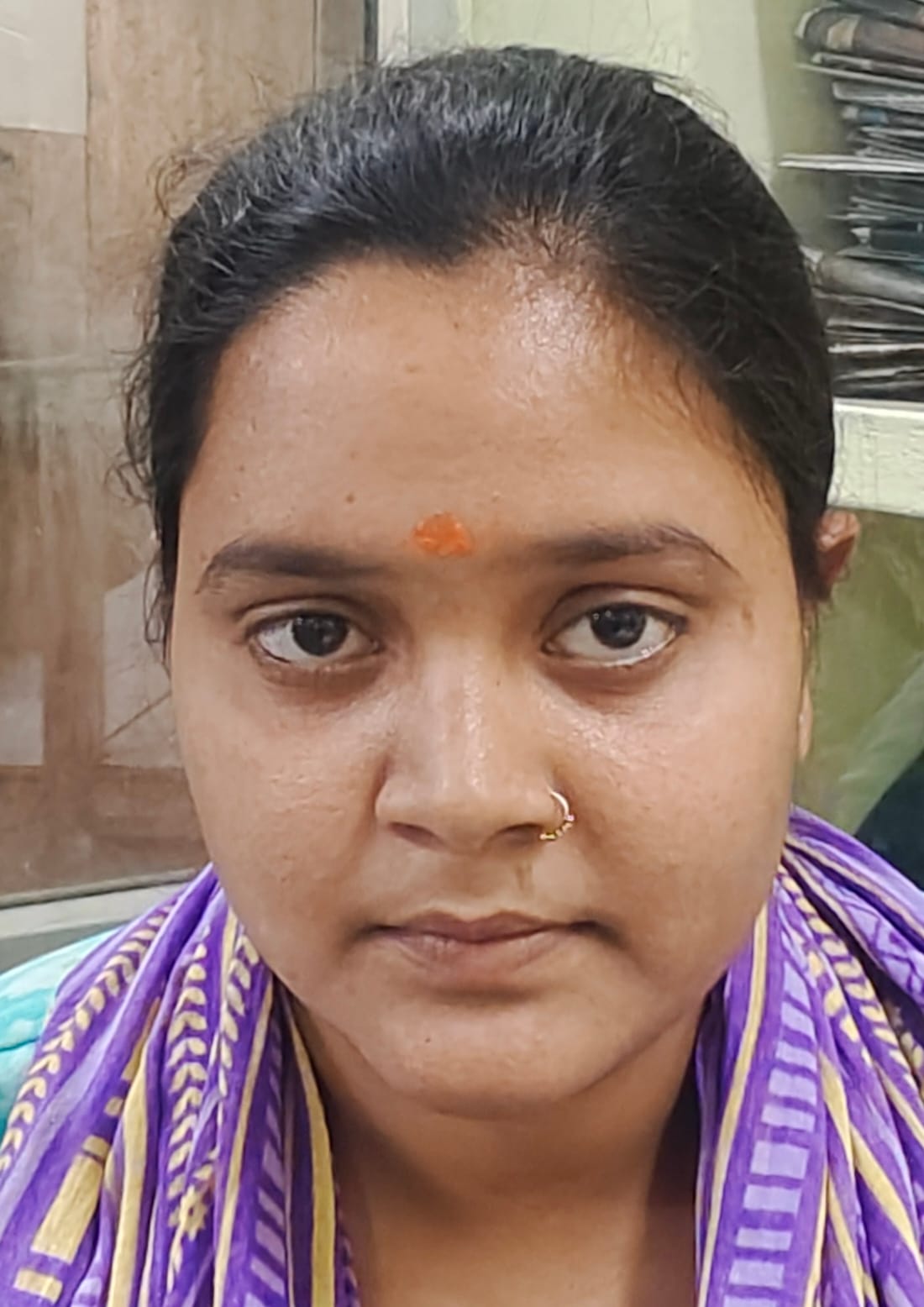 जिला पुस्तकालय में तैयारी करती छात्राएं: संवाद