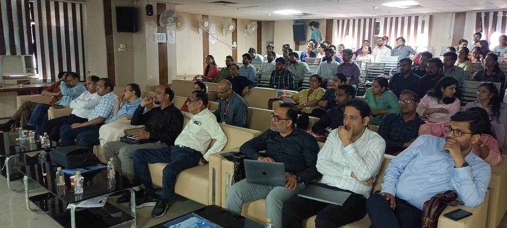 कार्यशाला में मौजूद डाॅक्टर। कार्यशाला में मौजूद डाॅक्टर।
