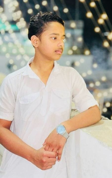 मौके पर जमा भीड़। मौके पर जमा भीड़।