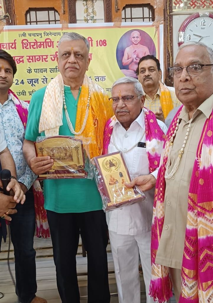 पंचकल्याणक महोत्सव के पात्रों का हुआ सम्मान पंचकल्याणक महोत्सव के पात्रों का हुआ सम्मान