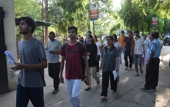राष्ट्रीय परीक्षा एजेंसी ने रविवार को राजधानी के 76 केंद्रों पर राष्ट्रीय पात्रता सह प्रवेश परी