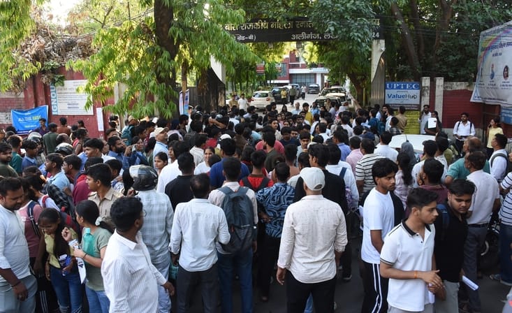 राष्ट्रीय परीक्षा एजेंसी ने रविवार को राजधानी के 76 केंद्रों पर राष्ट्रीय पात्रता सह प्रवेश परी