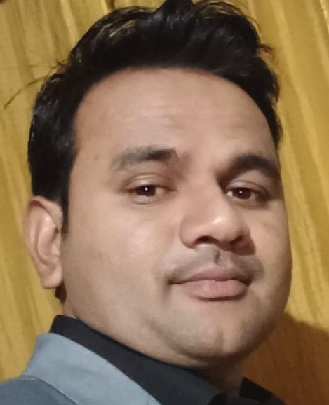 शिवम दीक्षित। संवाद