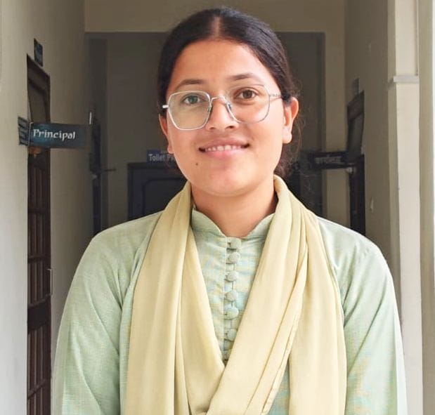 बुशहर बीएड कॉलेज की मोनिका ठाकुर ने पाया तीसरा स्थान। स्रोत : संस्थान बुशहर बीएड कॉलेज की मोनिका ठाकुर ने पाया तीसरा स्थान। स्रोत : संस्थान