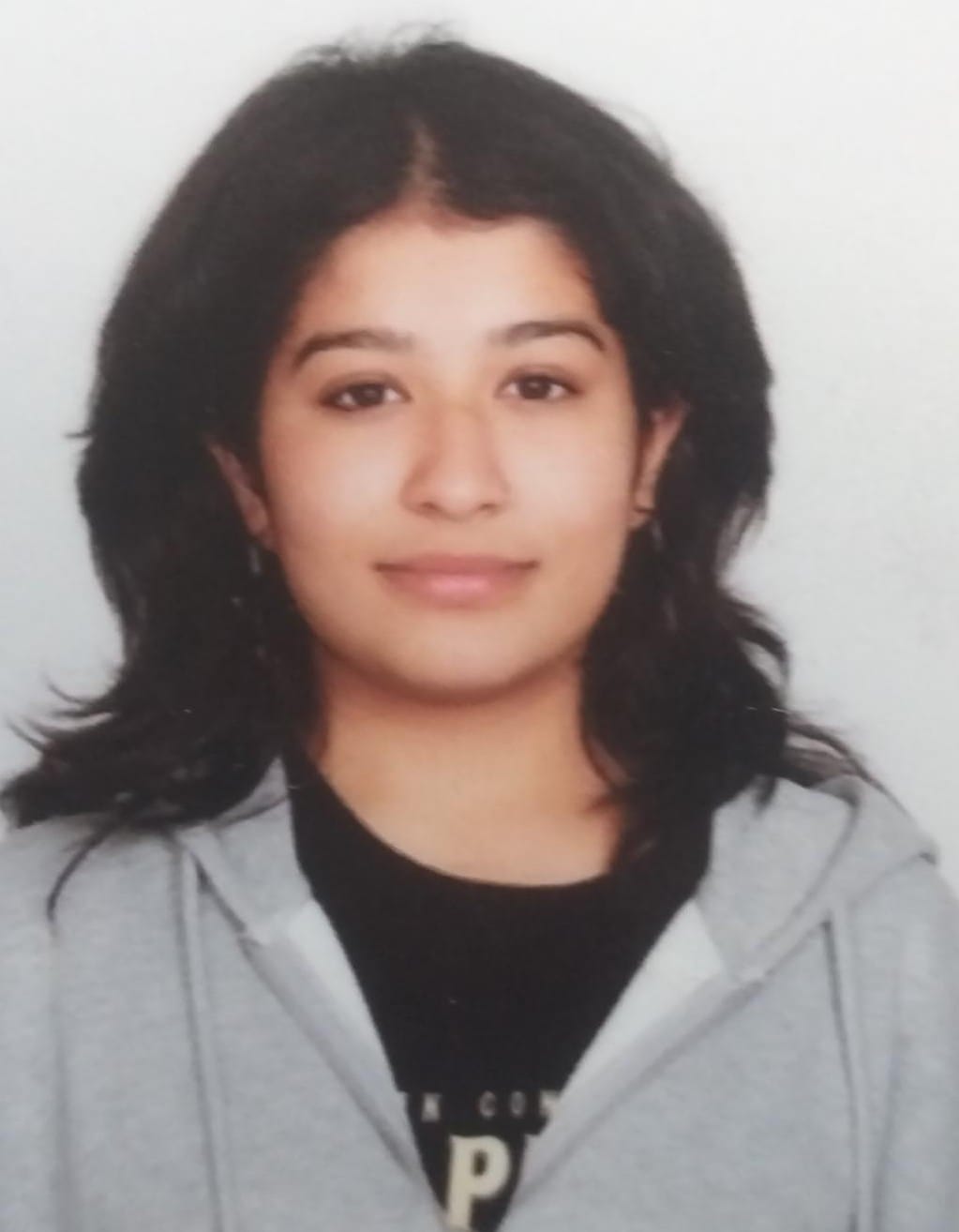 कॉमर्स में हिमाचल में छठा स्थान प्राप्त करने वाली आर्यन पब्लिक स्कूल  झिड़ीवाला की दिव्या को मिठ