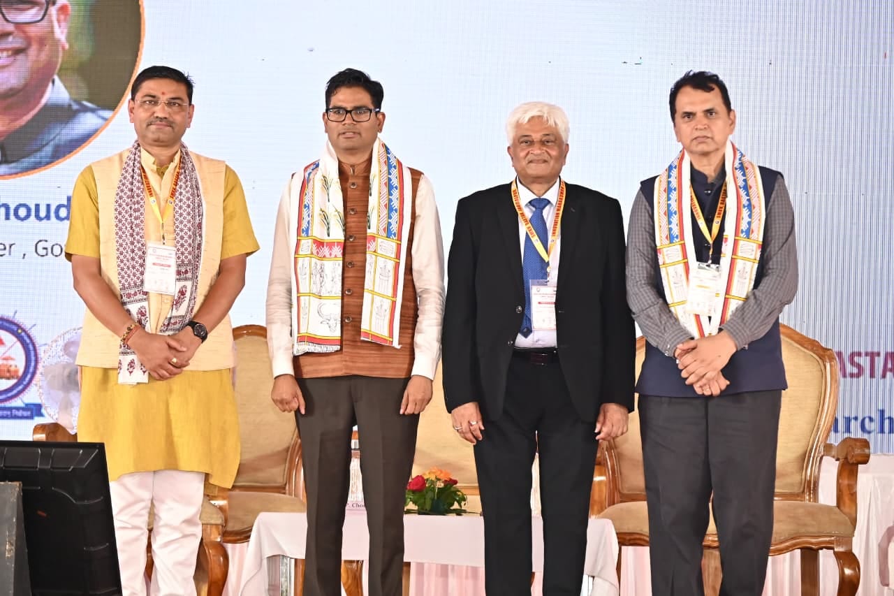 महाकुंभ में शामिल वित्तमंत्री ने साझा किए अपने अनुभव महाकुंभ में शामिल वित्तमंत्री ने साझा किए अपने अनुभव