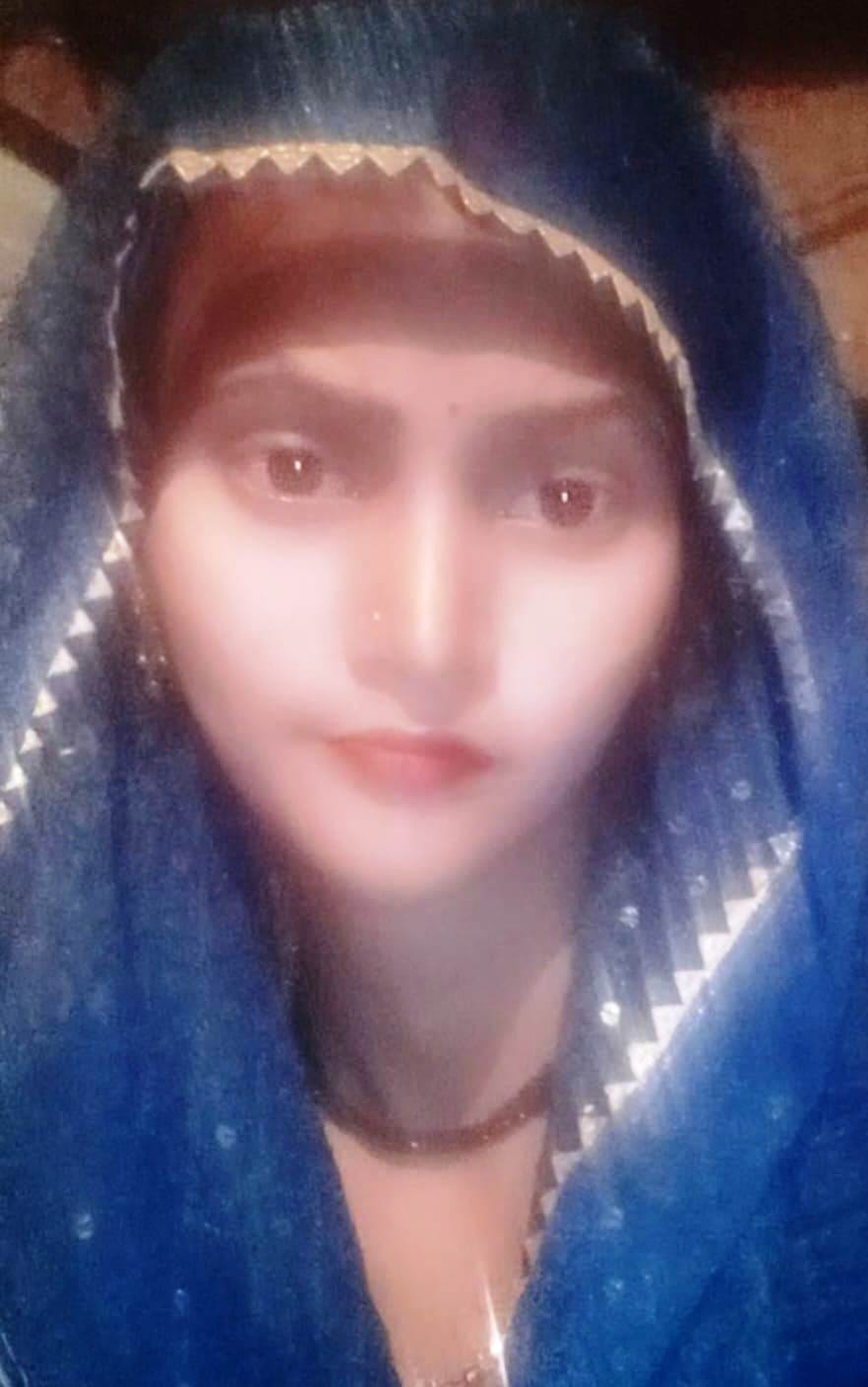 फोटो- 10 विवेक की फाइल फोटो बेटी काव्या के साथ।
