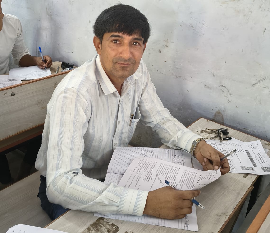 फोटो 27 - परीक्षार्थी प्रिसं । स्रोत : सवांद फोटो 27 - परीक्षार्थी प्रिसं । स्रोत : सवांद
