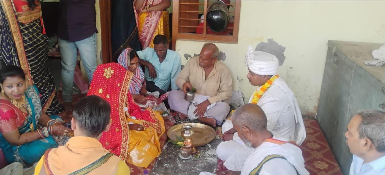 गोली कांडः दुल्हन के चाचा को लगी गोली। संवाद गोली कांडः दुल्हन के चाचा को लगी गोली। संवाद
