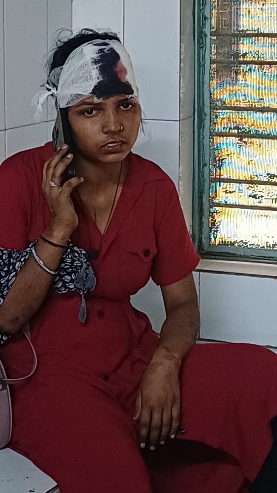 घायल महिला। घायल महिला।