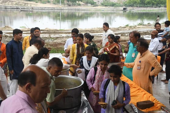 ज्येष्ठ माह के पहले बड़े मंगल पर लक्ष्मणनगरी पूरी तरह से मंगलमय नजर आई। 