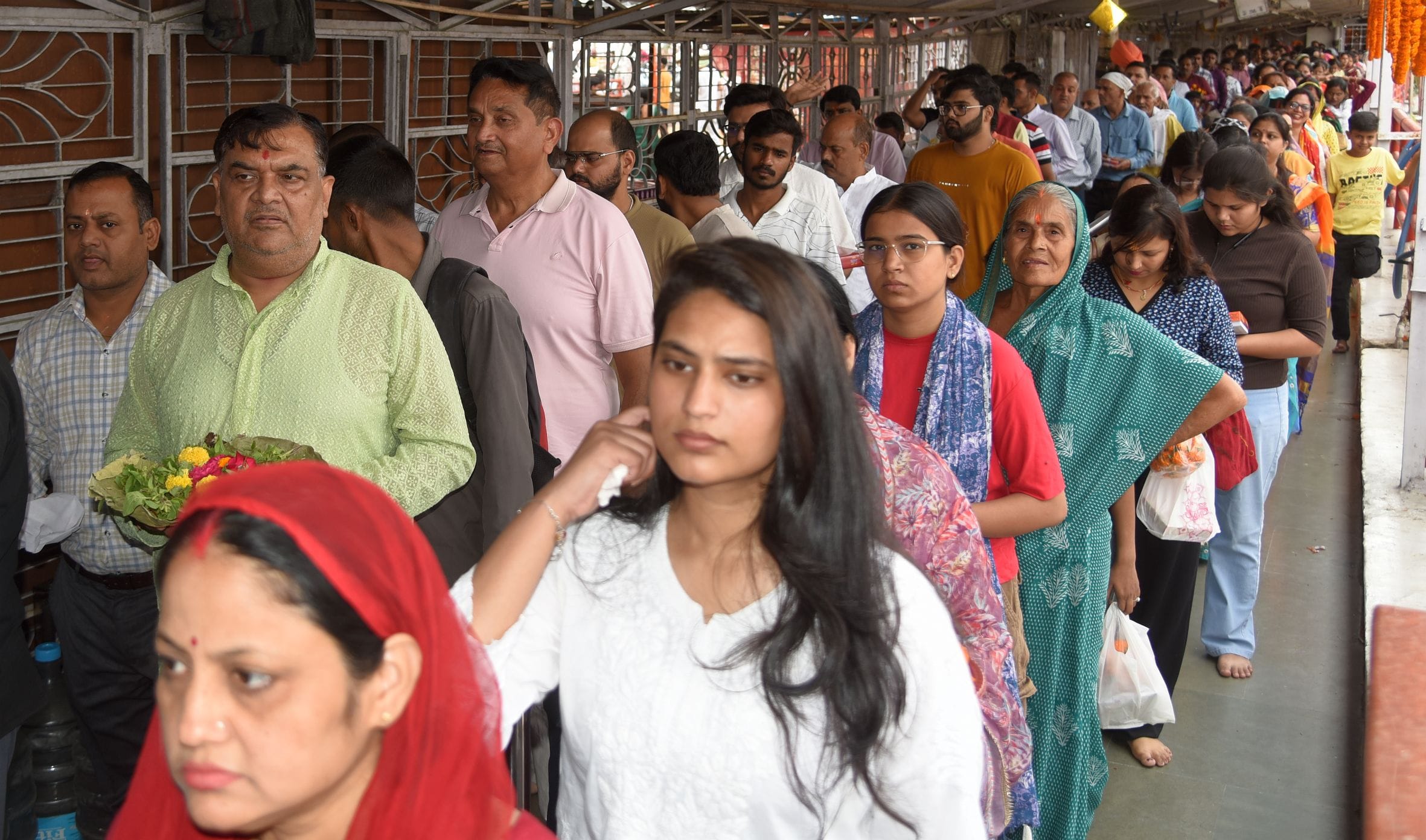 ज्येष्ठ माह के पहले बड़े मंगल पर लक्ष्मणनगरी पूरी तरह से मंगलमय नजर आई। 