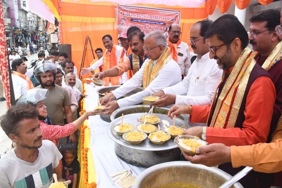 ज्येष्ठ माह के पहले बड़े मंगल पर लक्ष्मणनगरी पूरी तरह से मंगलमय नजर आई। 