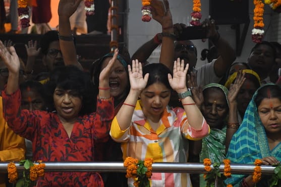 ज्येष्ठ माह के पहले बड़े मंगल पर लक्ष्मणनगरी पूरी तरह से मंगलमय नजर आई। 