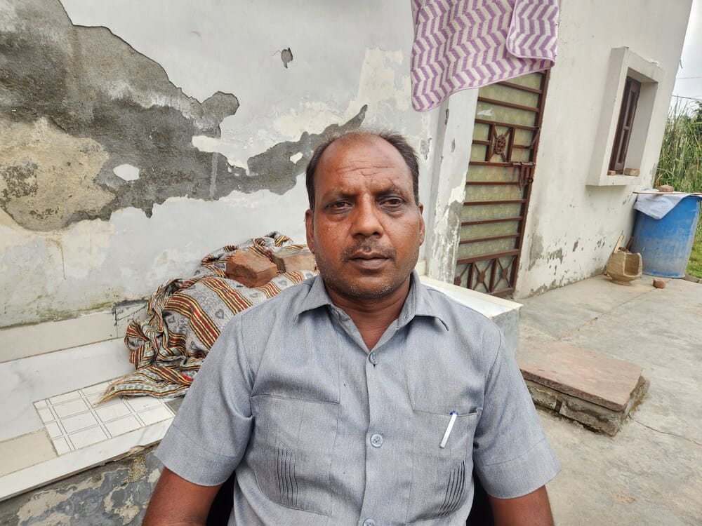 कुरुक्षेत्र। दीदार नगर की गली नंबर 5 में स्वास्थ्य विभाग की टीम स्थानिय लोगों से डोर टू डोर जाक कुरुक्षेत्र। दीदार नगर की गली नंबर 5 में स्वास्थ्य विभाग की टीम स्थानिय लोगों से डोर टू डोर जाक