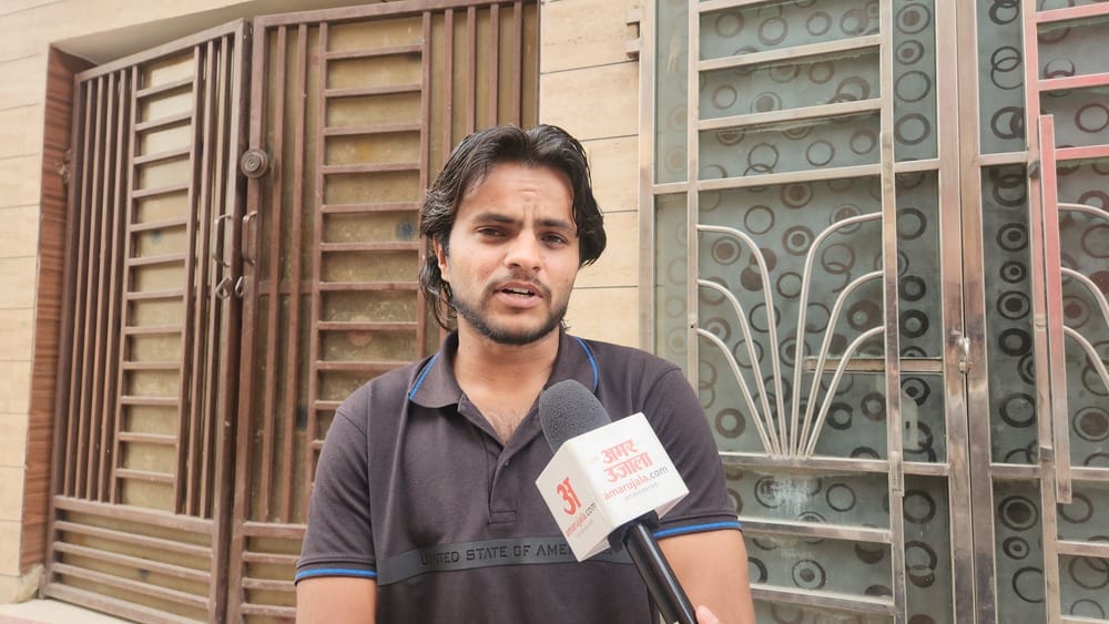 कुरुक्षेत्र। दीदार नगर की गली नंबर 5 में स्वास्थ्य विभाग की टीम स्थानिय लोगों से डोर टू डोर जाक कुरुक्षेत्र। दीदार नगर की गली नंबर 5 में स्वास्थ्य विभाग की टीम स्थानिय लोगों से डोर टू डोर जाक