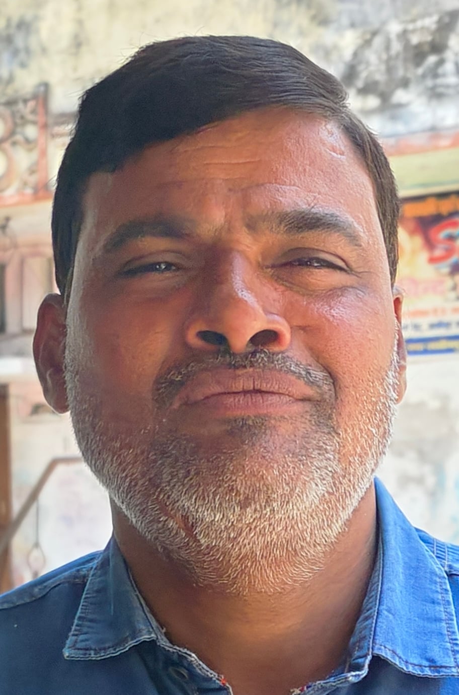 नहर पटरी मोहल्ले के सामने नहर में भरा कूड़ा : संवाद