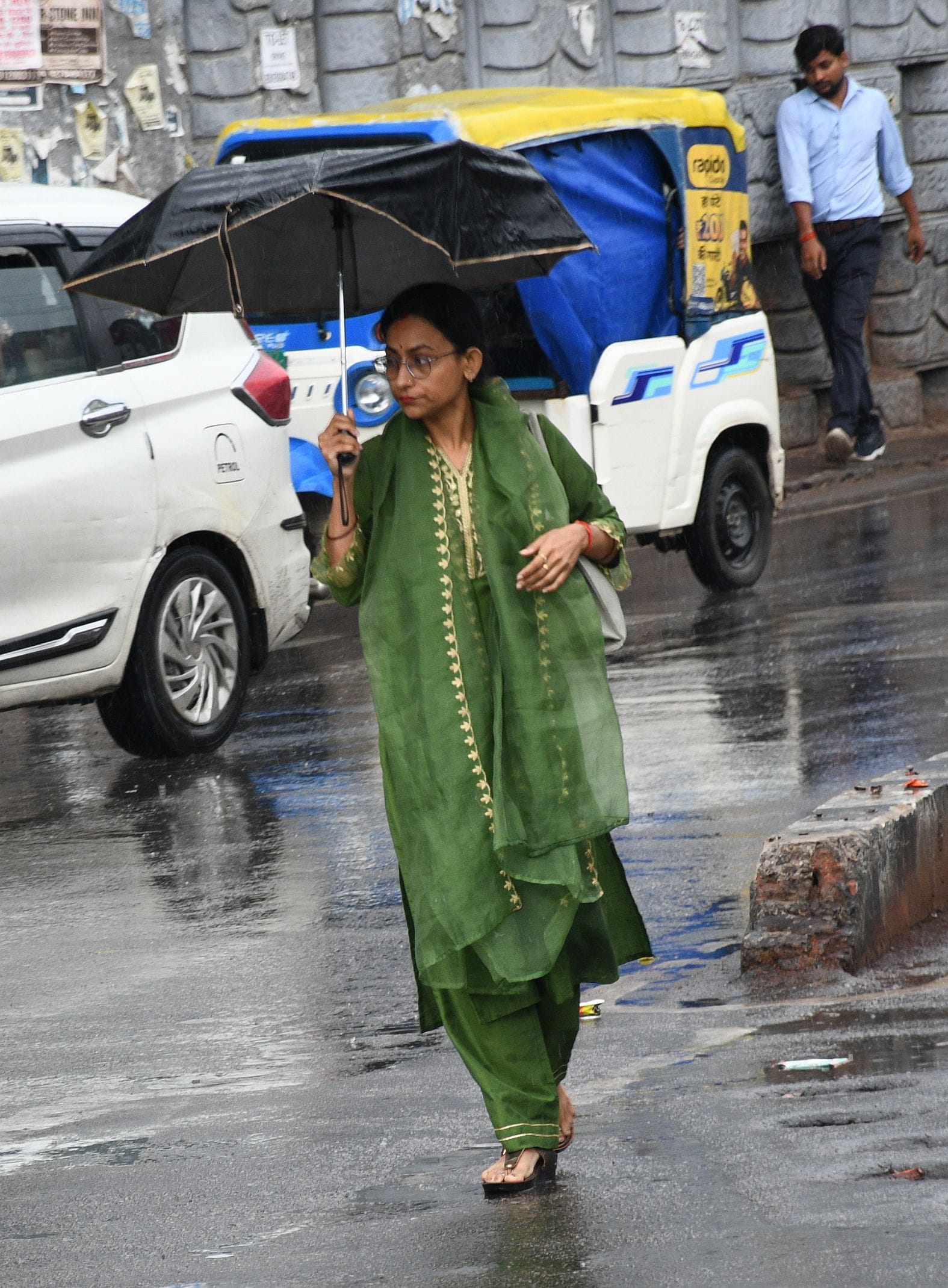 राजधानी में मंगलवार को कई इलाकों में बारिश हुई। राजधानी में मंगलवार को कई इलाकों में बारिश हुई।
