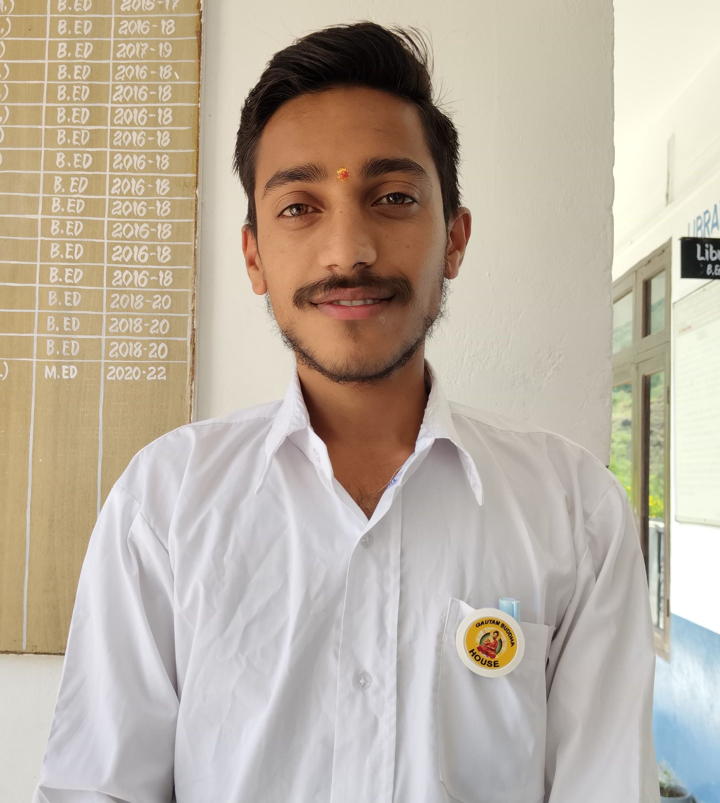 सर्वपल्ली बीएड कॉलेज के प्रथम सेमेस्टर में साक्षी ने पाया पहला स्थान। स्रोत : संस्थान