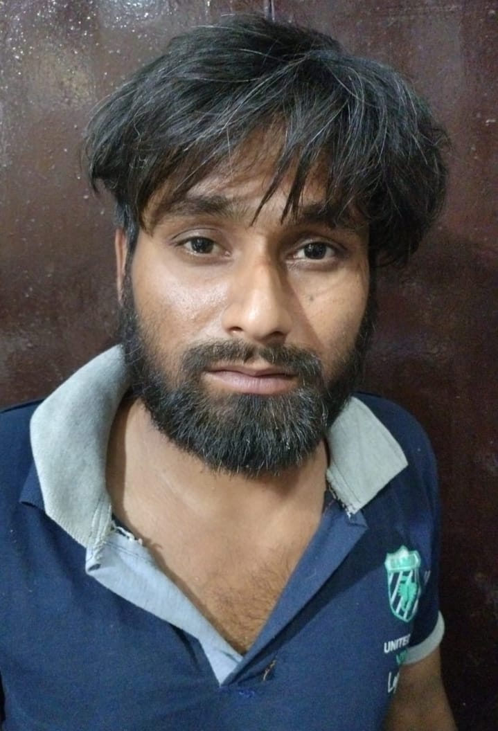 धामपुर में महंत पानप दास समाधि स्थल आश्रम में हुई मारपीट में घायल उपचाराधीन दरोगा ब्रह्मपाल गिर