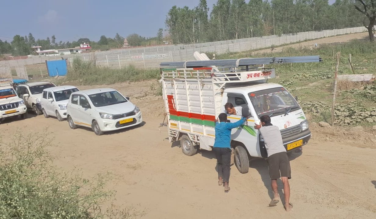 फोटो-11-पुलिया निर्माण को लेकर लगाया गया बोर्ड व बंद परियर-बिठूर मार्ग। संवाद