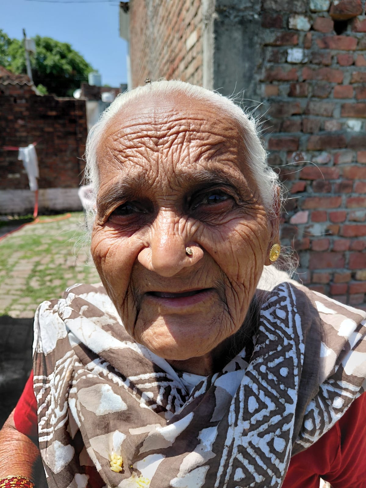 मोहल्ला नखासे में घरों से लगे नालों की स्थिति। संवाद मोहल्ला नखासे में घरों से लगे नालों की स्थिति। संवाद
