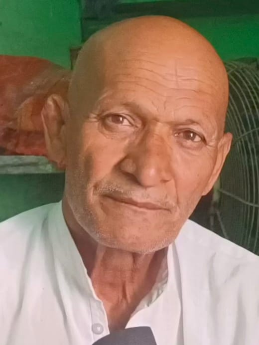 नीलम शर्मा, सोनीपत के गांव खानपुर कलां में पीने के पानी की खराब सप्लाई का पानी दिखाती हुई। 01 नीलम शर्मा, सोनीपत के गांव खानपुर कलां में पीने के पानी की खराब सप्लाई का पानी दिखाती हुई। 01