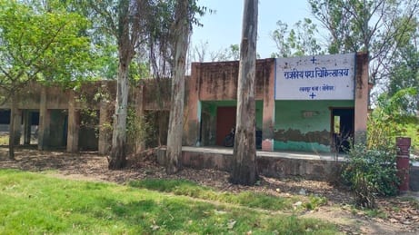 सोनीपत के खानपुर कलां की उप तहसील कार्यालय जर्जर हालत में। स्रोत : संवाद
