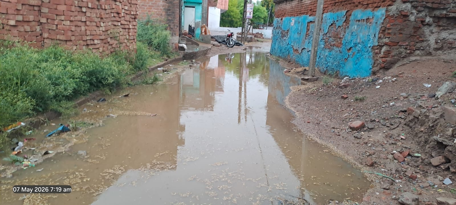 फोटो - 10 आटा विद्युत उपकेंद्र में ब्रेकर को ठीक करते कर्मचारी। संवाद फोटो - 10 आटा विद्युत उपकेंद्र में ब्रेकर को ठीक करते कर्मचारी। संवाद