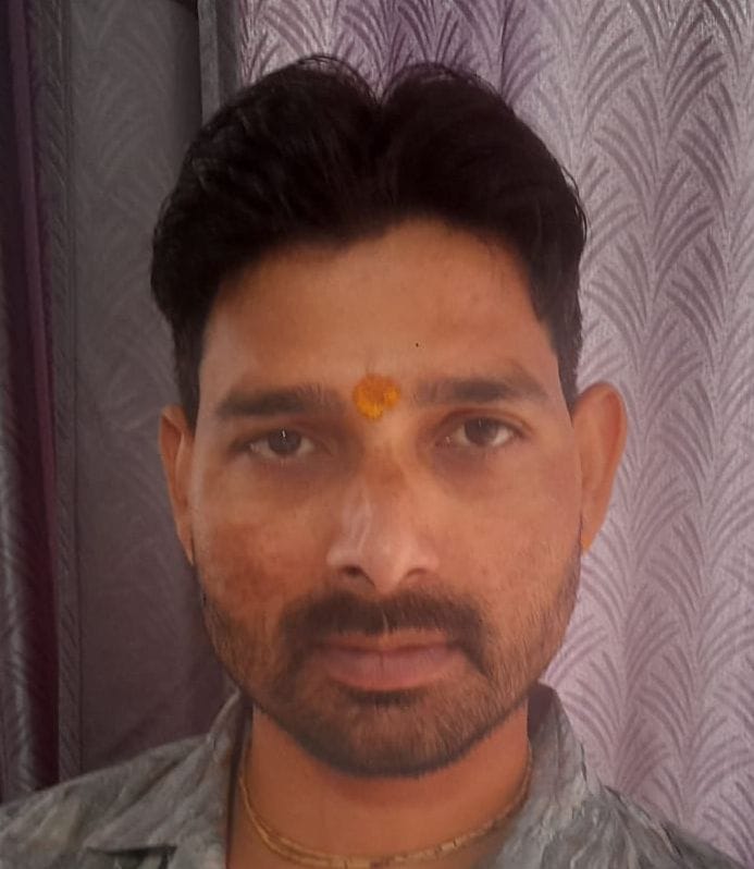 मोहल्ला रंगीन चौपाल में उखड़ी पड़ी गली। संवाद मोहल्ला रंगीन चौपाल में उखड़ी पड़ी गली। संवाद