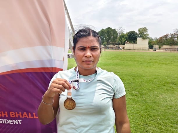 प्रयागराज की सुहानी सिंह ने राज्य स्तरीय प्रतियोगिता के डिस्कस थ्रो में जीता स्वर्ण पदक प्रयागराज की सुहानी सिंह ने राज्य स्तरीय प्रतियोगिता के डिस्कस थ्रो में जीता स्वर्ण पदक