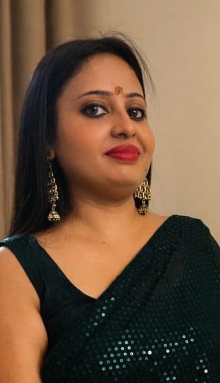 शाहजहांपुर में स्टॉल पर रखे भगवान के वस्त्र। संवाद शाहजहांपुर में स्टॉल पर रखे भगवान के वस्त्र। संवाद